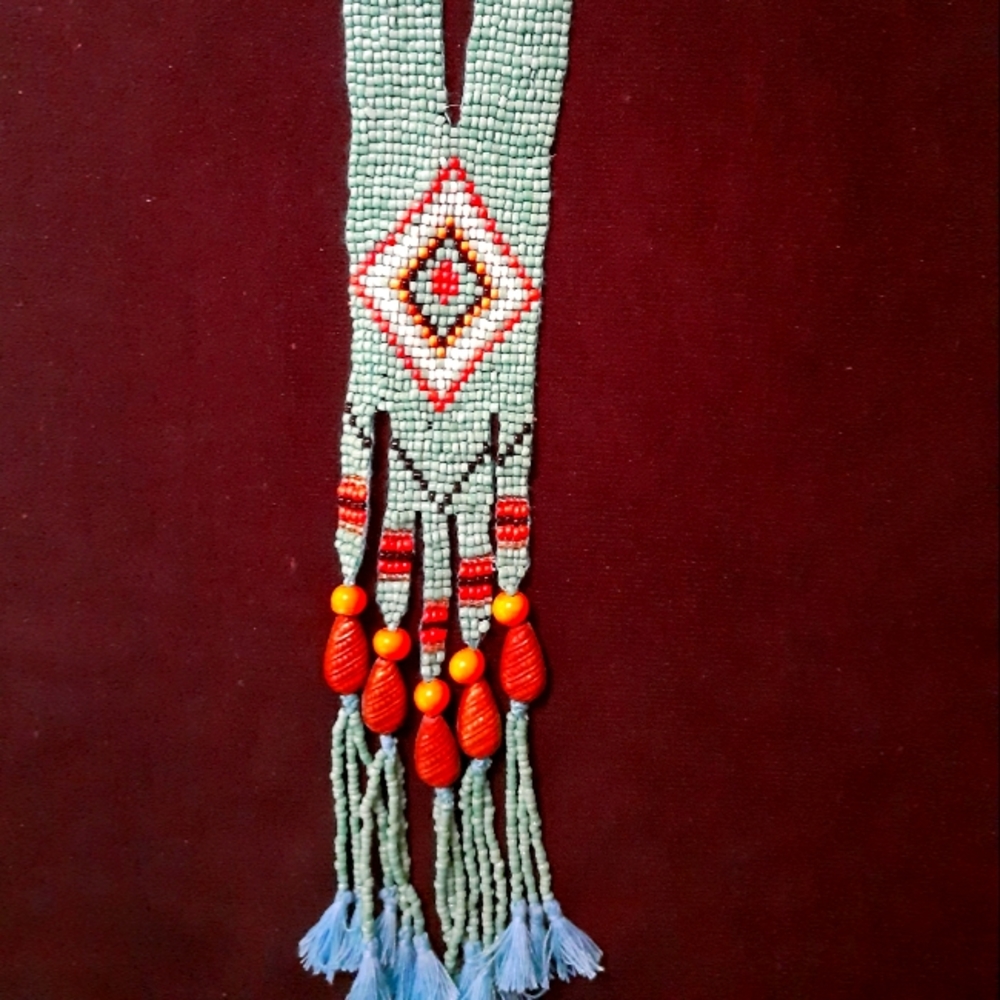 Bead necklace